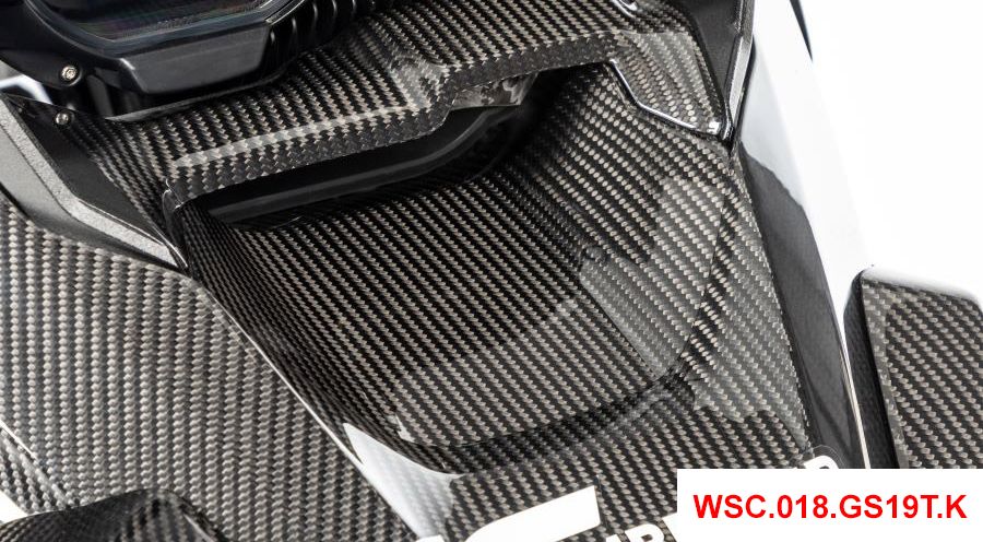 BMW R 1250 GS & R 1250 GS Adventure Carbon air intake under the oil cooler