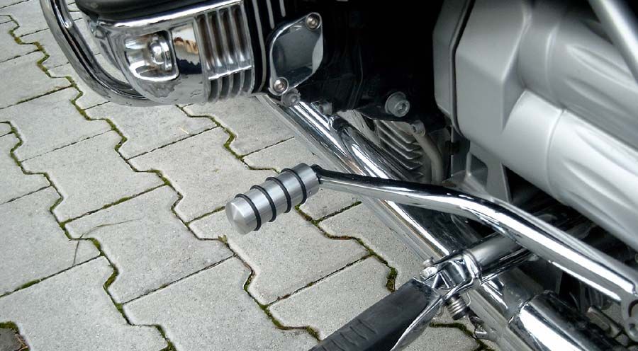 BMW R850C, R1200C Shift lever enlarger