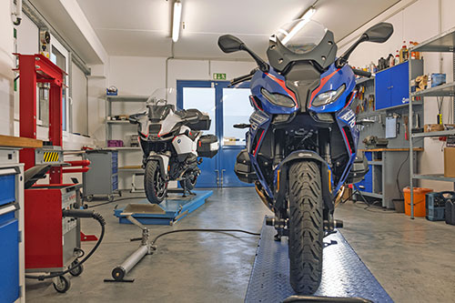 BMW R1300RS conversion by Hornig